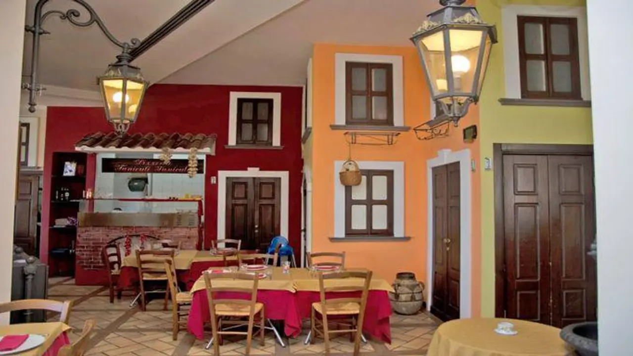 La Piazzetta, Naples, CM
