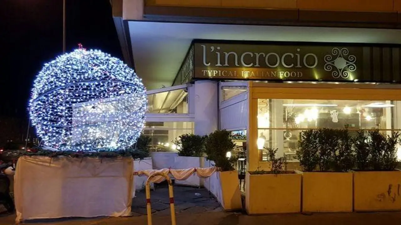 L'Incrocio, Naples, CM