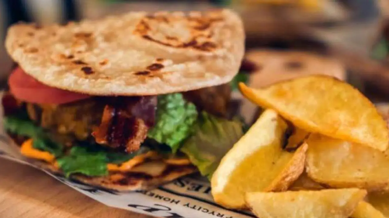 Handmade Piada Burger & Cakes, Milan, LO