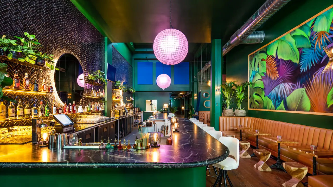 bar - Sobre Mesa, Oakland, CA