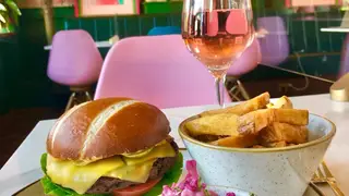 Una foto del restaurante TWELVE EATERY