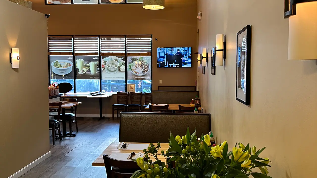 Ganh Pho Kitchen - Ganh Pho Kitchen, Braintree, MA