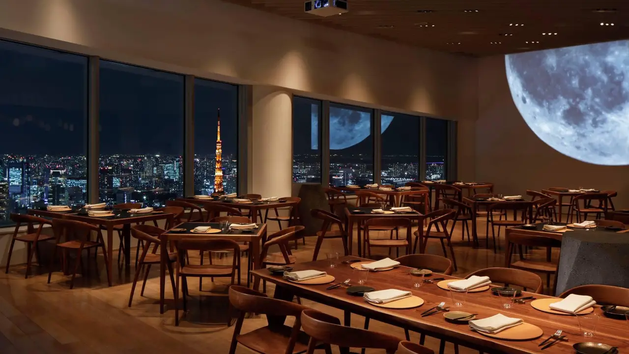 The Moon, Minato-ku, Tokyo