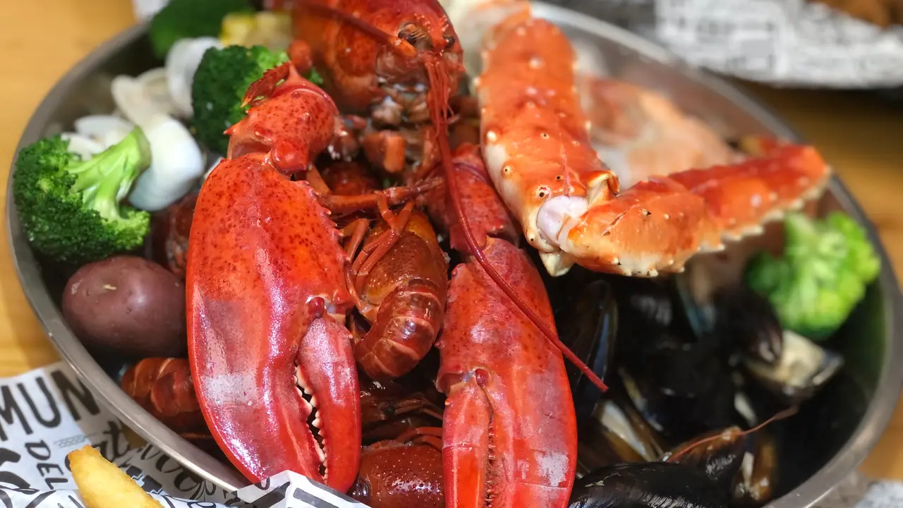 Pier 8 Cajun Seafood & Bar - Littleton，COLittleton