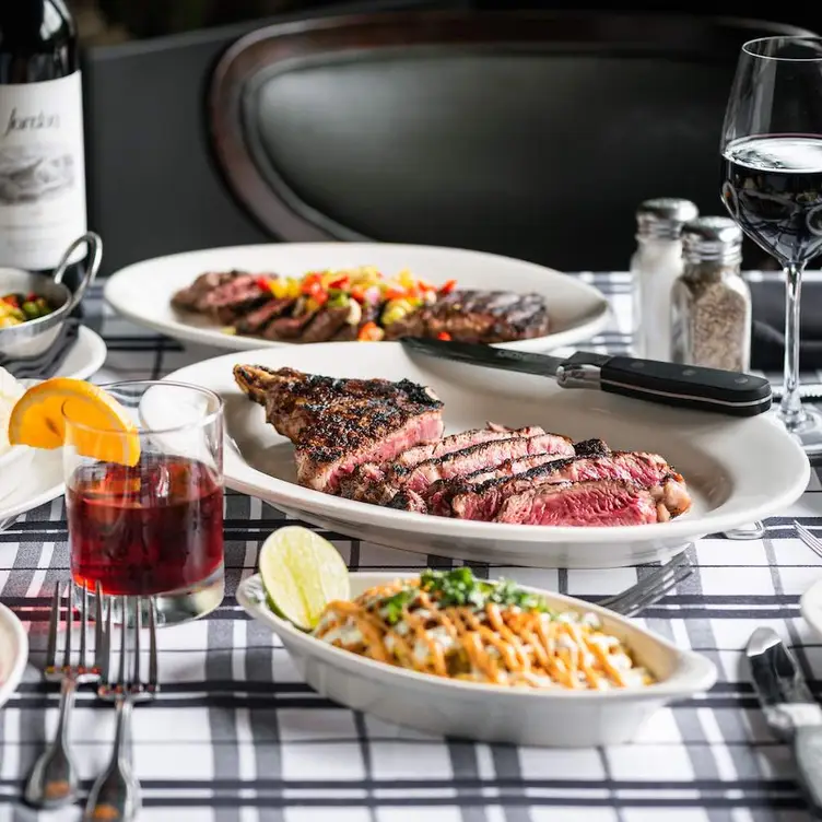 W.R.'s Chicago Cut - Gibsons Bar & Steakhouse - Chicago, Chicago, IL