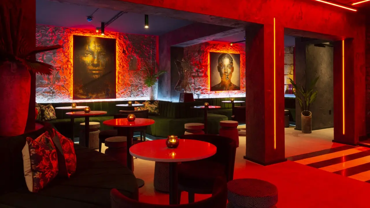 Moskito, Glasgow, Scotland