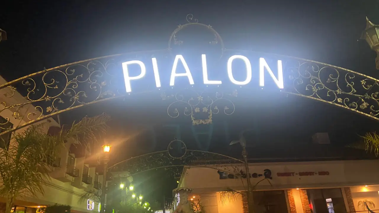 Pialon, Los Angeles, CA