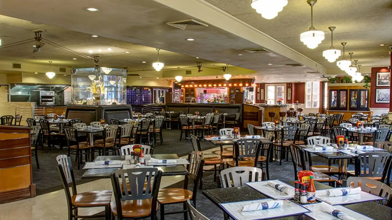 Deanie's Seafood - French Quarter, New Orleans, LA