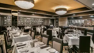 A photo of Morton's The Steakhouse - Hackensack restaurant