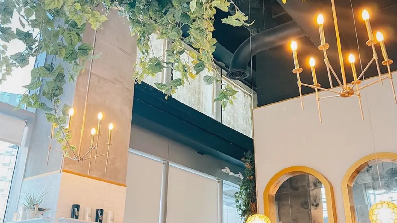 Botanical themed Ramen &amp; Cocktail Bar - Vert Frais, Queens County, NY