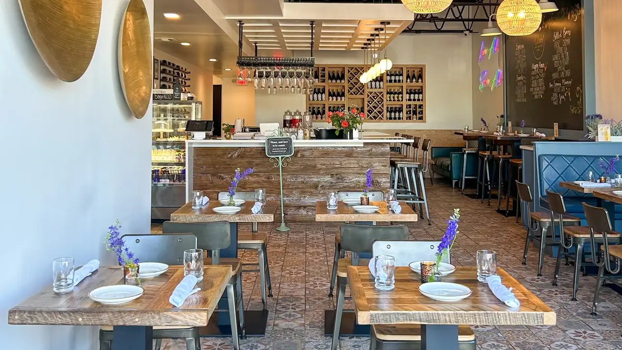 Citrus Wine Bar, Melville, NY