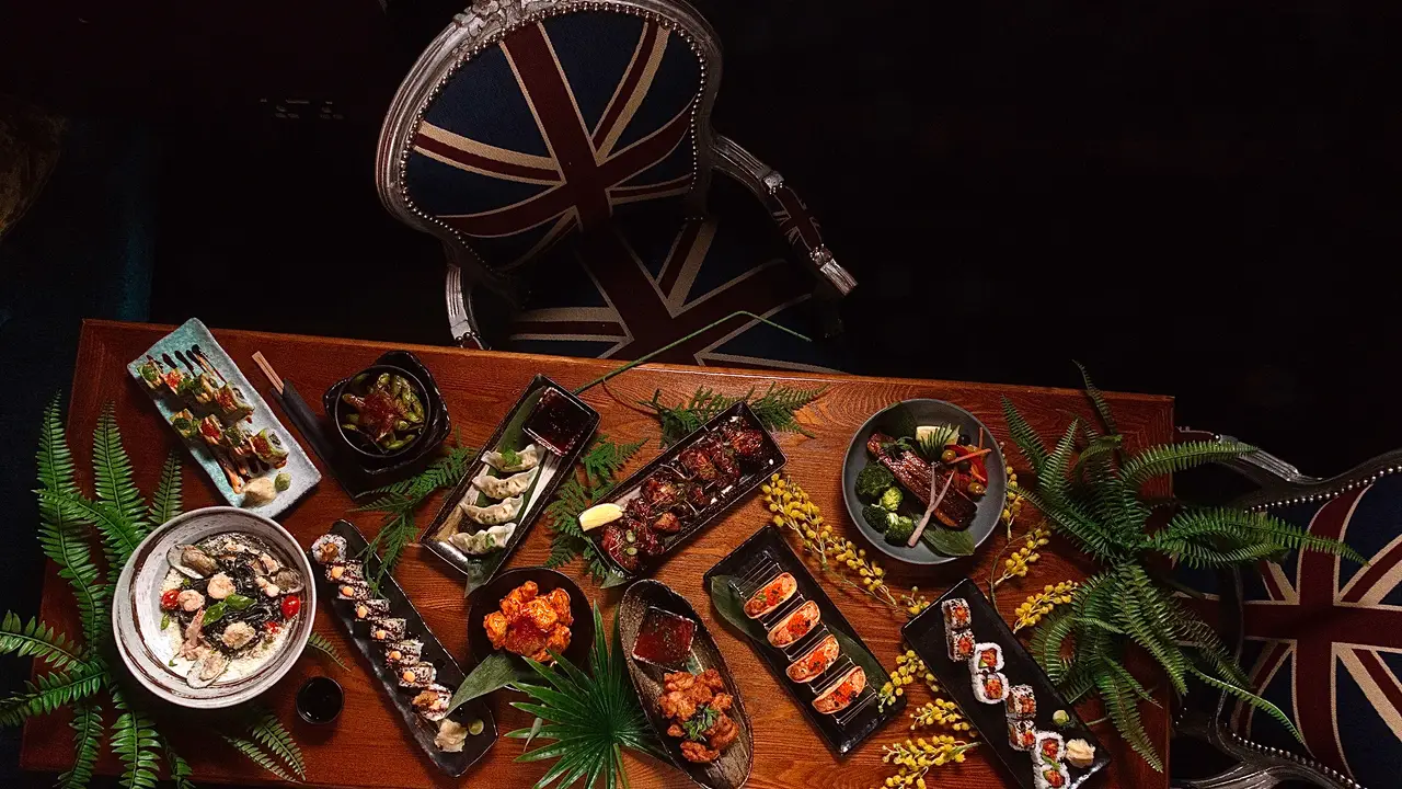 BAR 8，EnglandGreater London