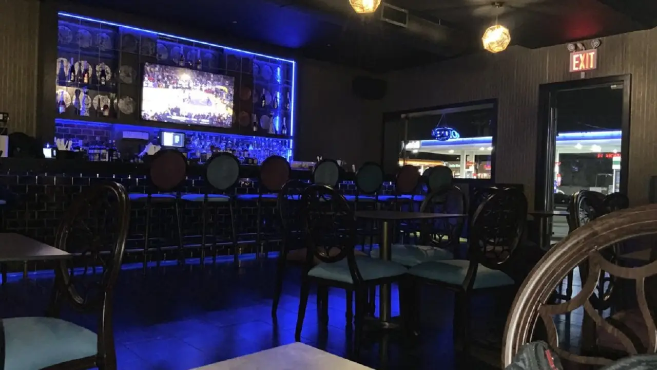 Bar Biz Restaurant & Lounge, Elmont, NY