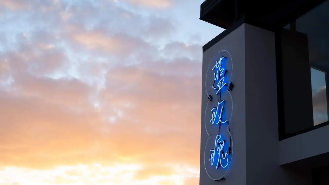 Blue Rose, Henley Beach, AU-SA