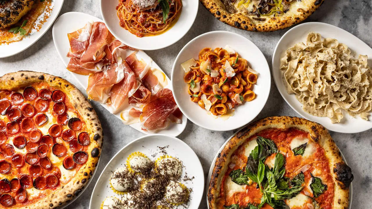 Fiore Pizzeria & Bakery, Forest Park, IL