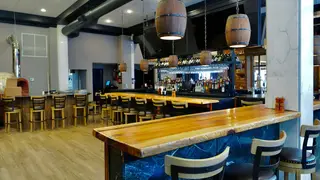 Una foto del restaurante Diamond City Vault Bar & Grill