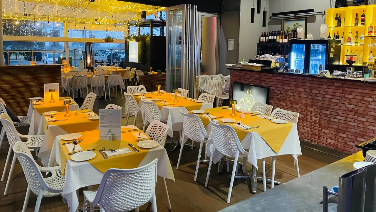 Shells N Rocks Restaurant Bar, Coolangatta, AU-QLD