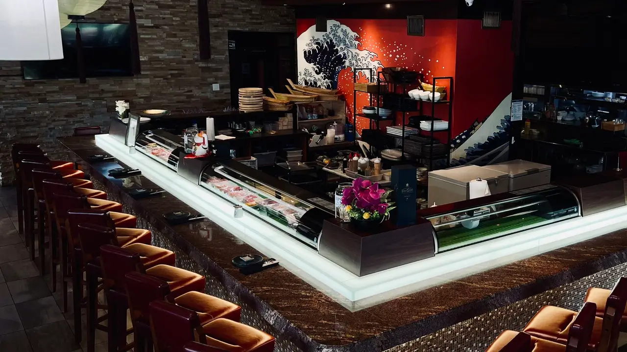 TAKARA SUSHI BAR - Takara Sushi & Asian Bistro，TXSugar Land