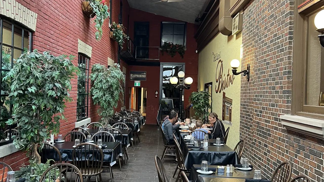 Oggi Bistro, Fort Erie, ON