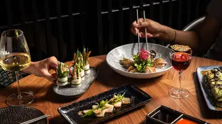 Una foto del restaurante YEZI RESTAURANT & TEAHOUSE