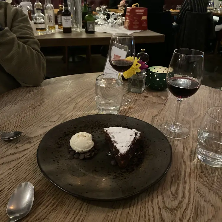 Gustoso Ristorante & Enoteca, London, 