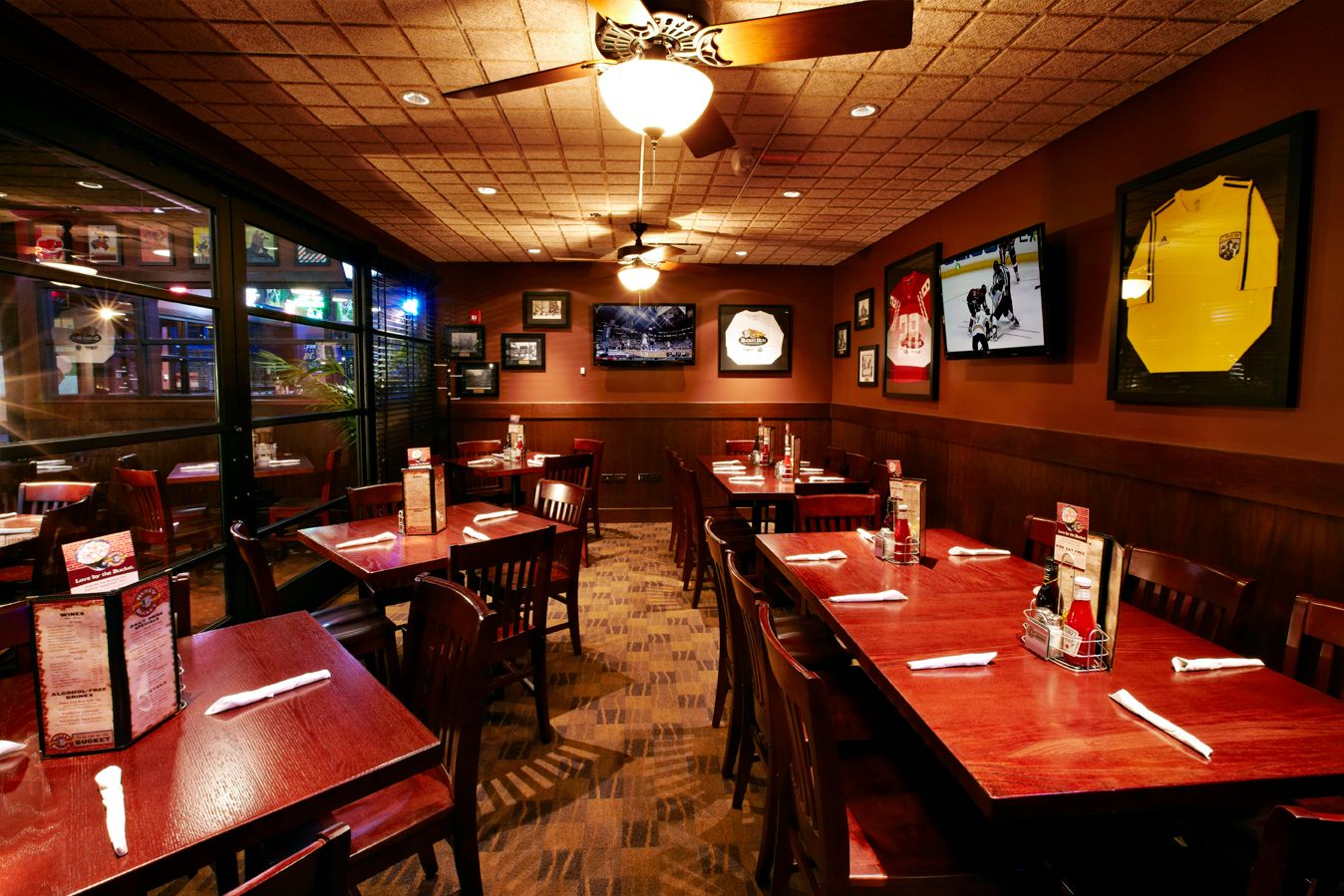 Rusty Bucket - Gahanna interior