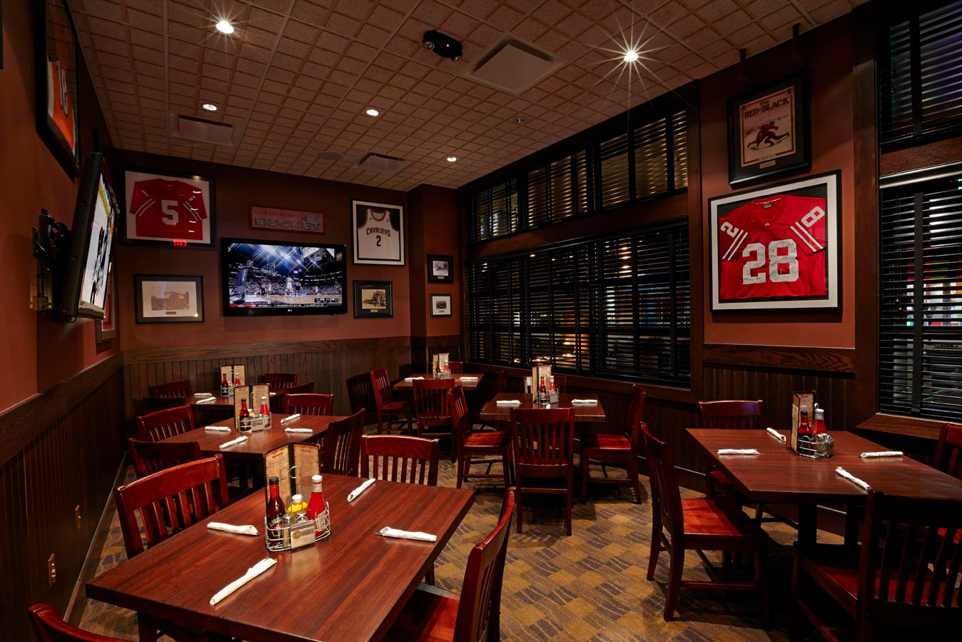 Rusty Bucket - Easton interior