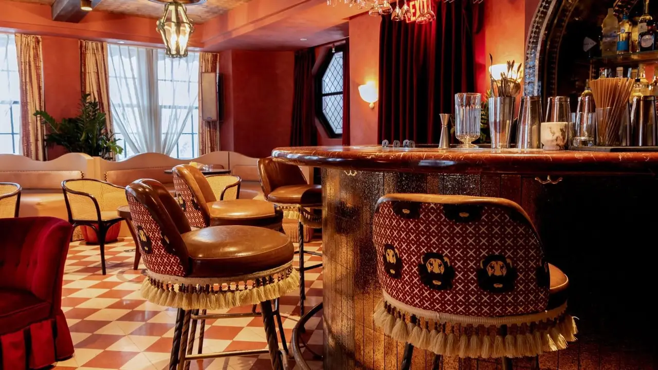 El Salón, Miami Beach, FL