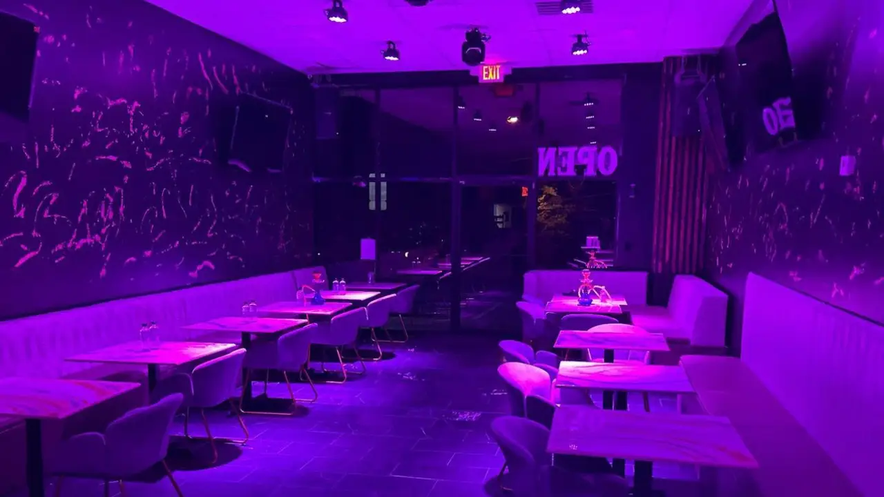 Experience the finest American Culinary Delights - Cheffs Restaurant & Shisha House, Stone Mountain, GA