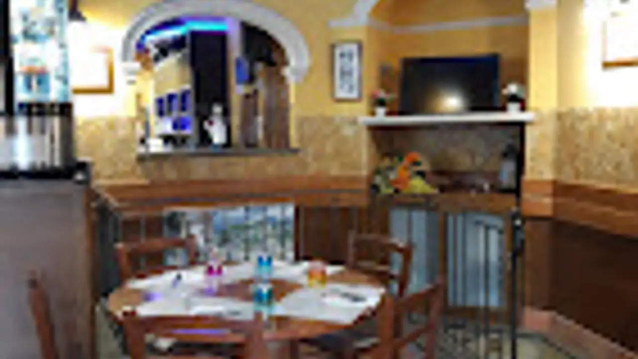 Mangianapoli Gourmand, Málaga, AN