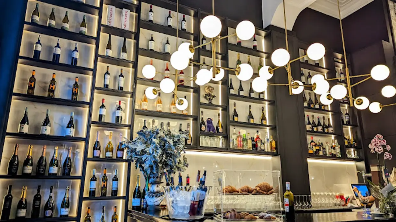 Bodegon Lleida, Lleida, CT
