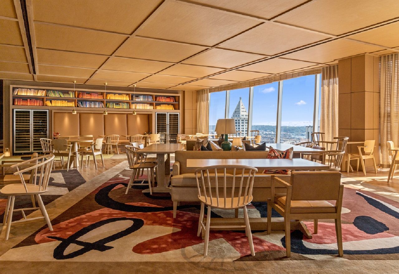 Charlotte Restaurant & Lounge interior