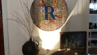 Una foto del restaurante R Bistro