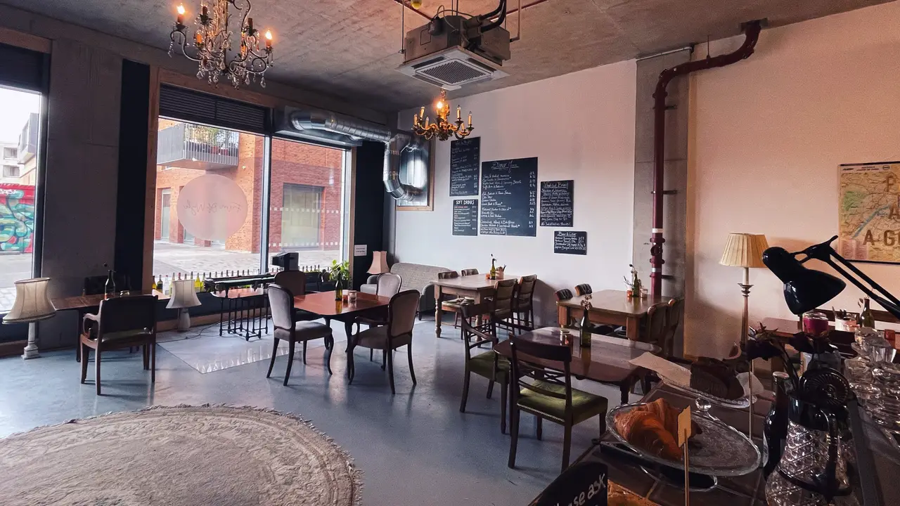 Vintage restaurant in industrial Hackney Wick - Ferm of Wyk, London, Greater London