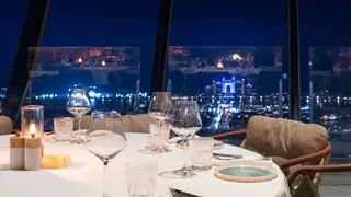 Una foto del restaurante CouCou Dubai