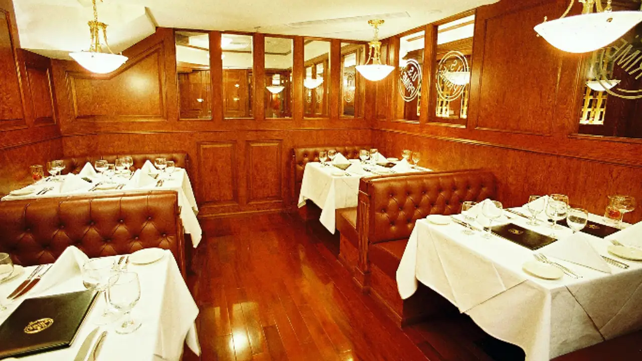 Ruth's Chris Steak House - Lippo, Hong Kong, 