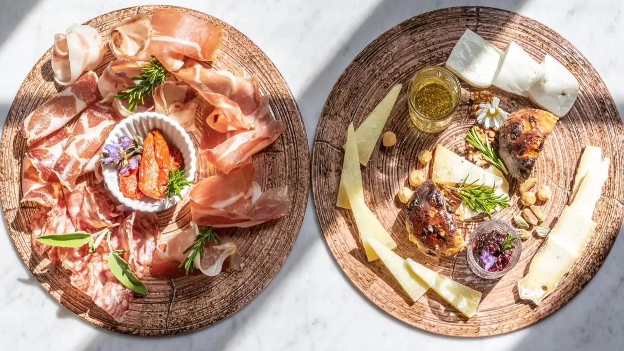 Diadema Wine Bar & Restaurant, Florence, TO