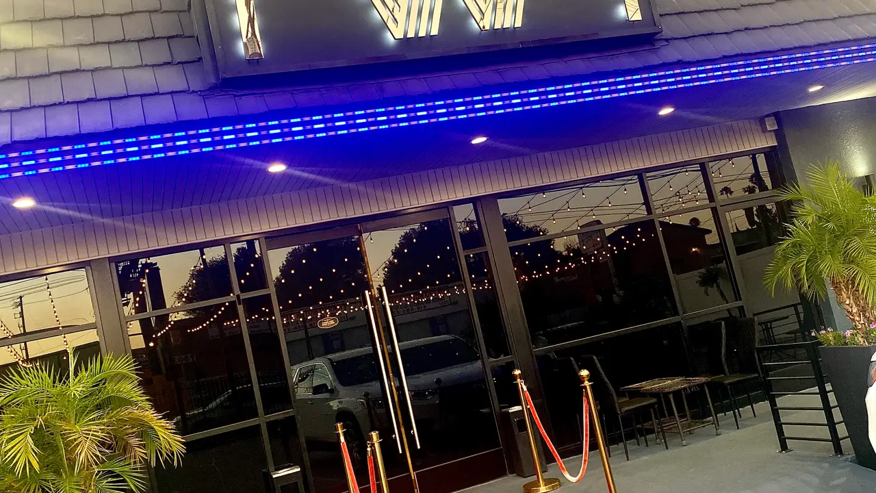 Winnetka Restaurant & Lounge, Los Angeles, CA
