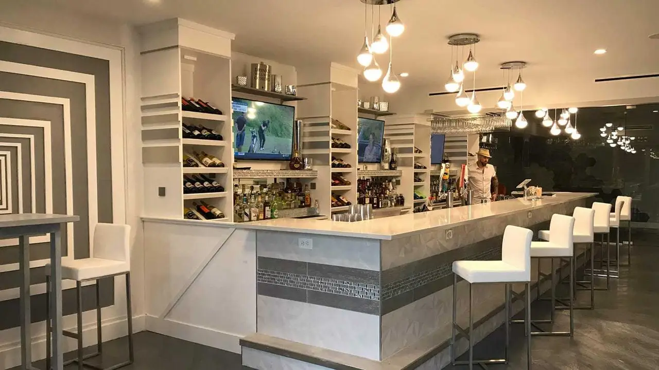 South Avenue Restaurant and Bar - Naples, Naples, FL