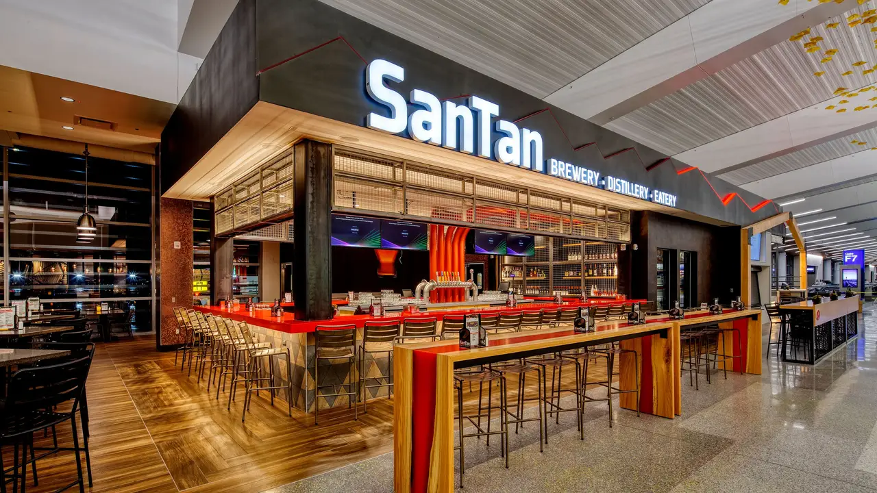SanTan Brewing Company, Phoenix Sky Harbor International Airport - Terminal 3, Gate F6, Phoenix, AZ