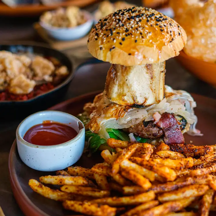 HAMBURGUESA PANCHA - La Histórica Cantina de Autor, San Luis Potosí, SLP