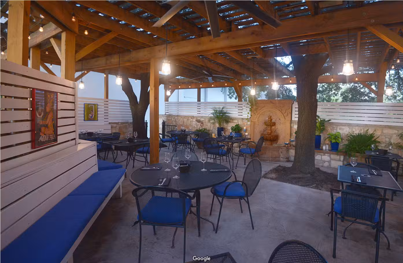 Las Palomas Restaurant-Bar interior
