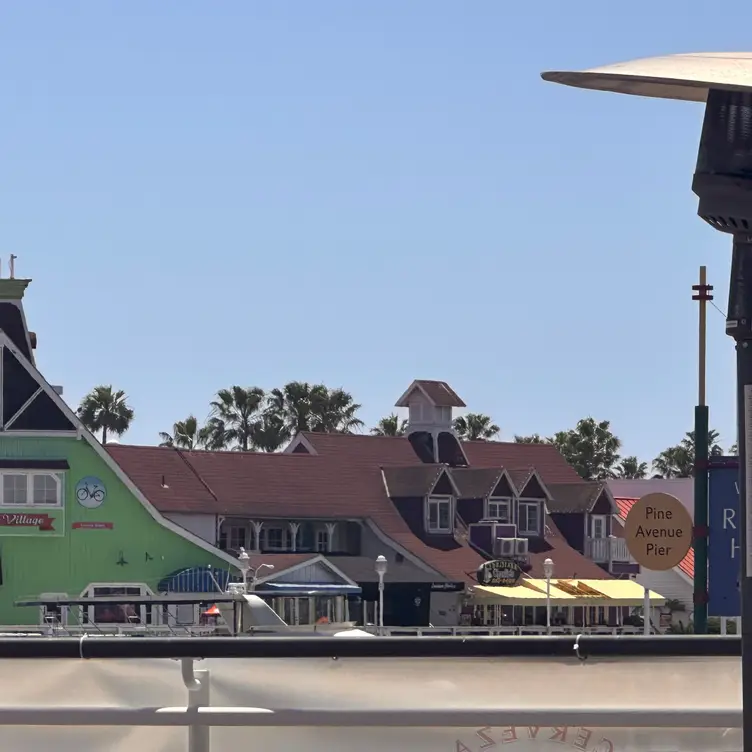 Gladstone's Long Beach, Long Beach, CA