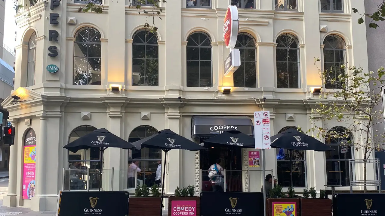 Traditional Pub in the CBD, Melbourne. - Coopers Inn, Melbourne, AU-VIC
