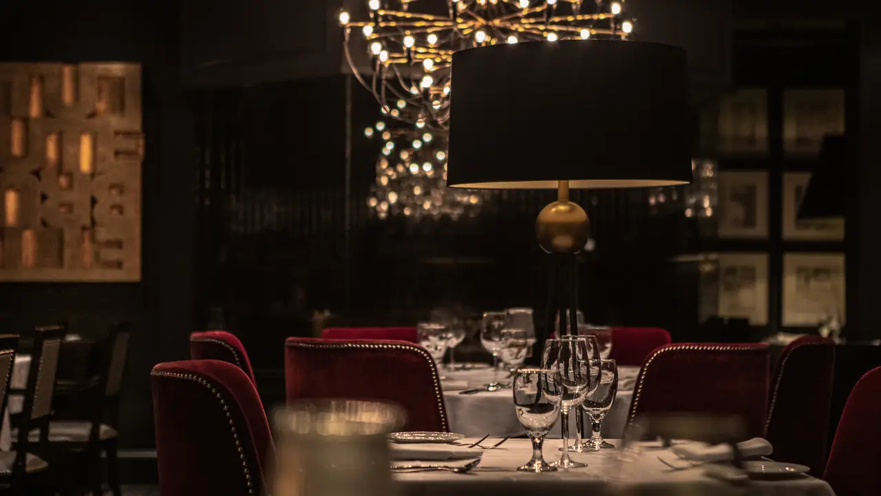 Caesar's Steakhouse x Cocktail Bar Willow Park, Calgary, AB
