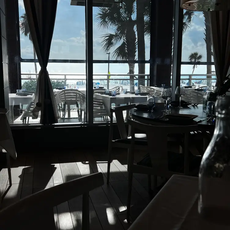 Ocean Hai Restaurant - Wyndham Hotel, Clearwater, FL