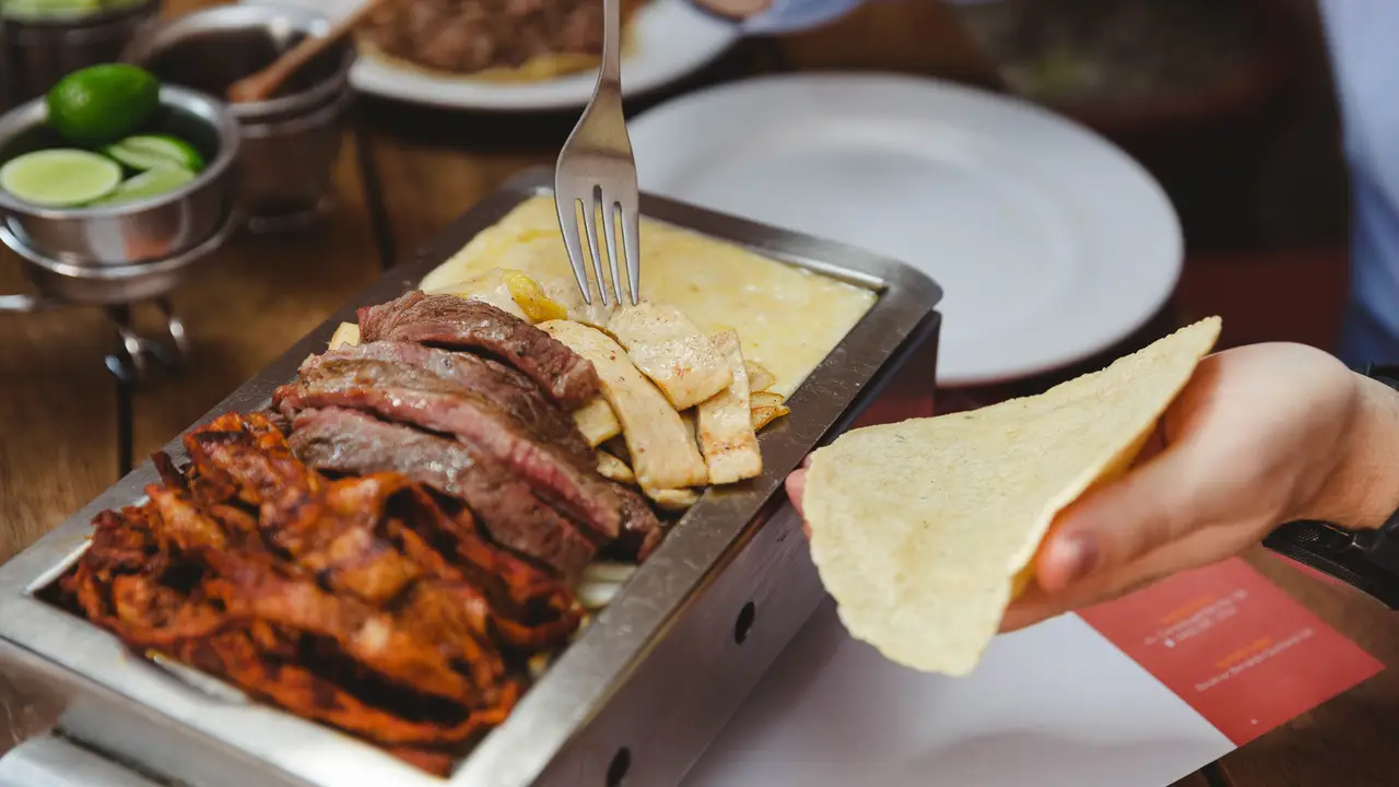 Parrilla Leonesa - Satelite, Naucalpan de Juárez, MEX