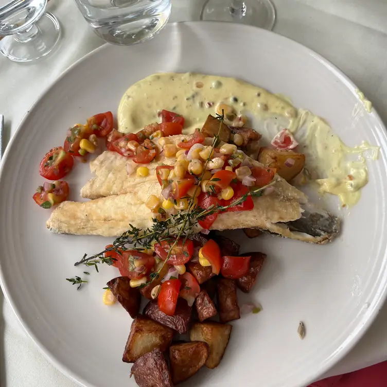 Wellesley Hotel Restaurant, Thousand Island Park, NY