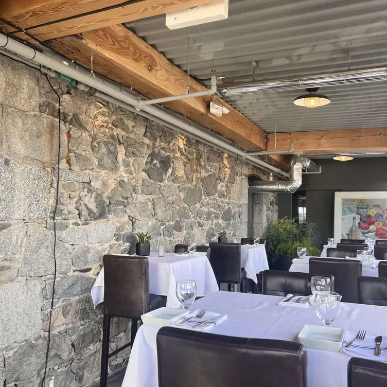 Finn's Seafood, Chops and Cocktails, Victoria, BC