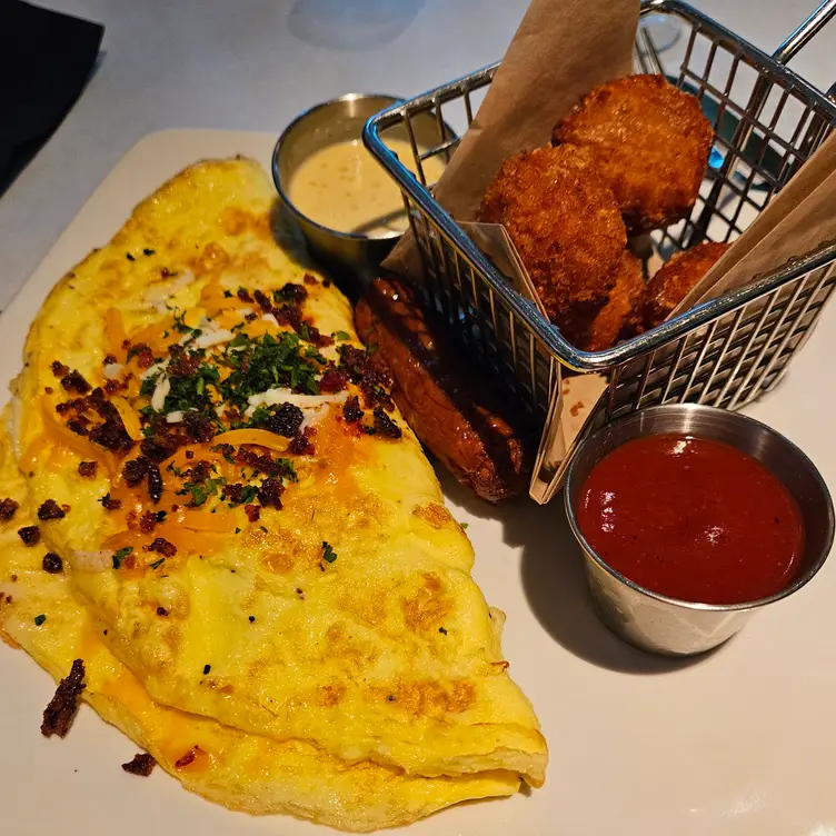 MADE, Sarasota, FL